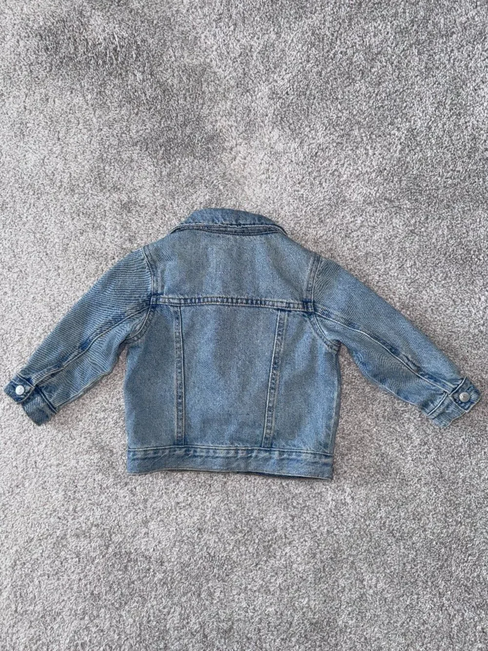 Boys or Girls Size 18-24 Months Old Navy Unisex Light-Wash Jean Jacket for Baby